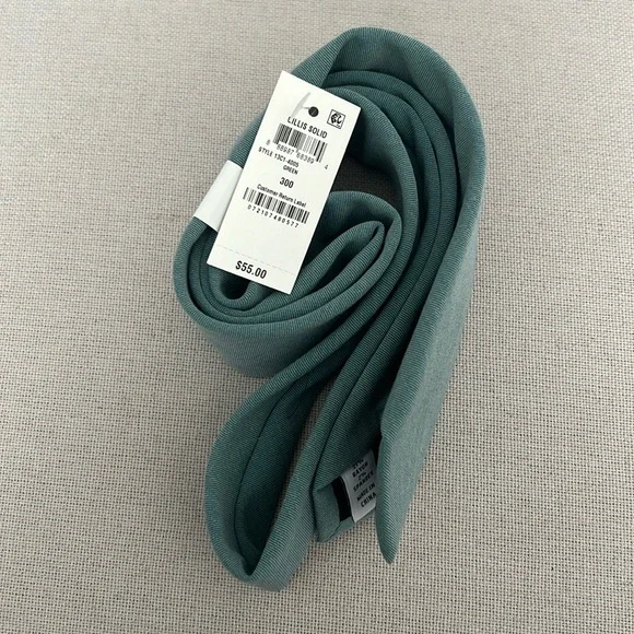 Bar III Gillis Solid Neck Tie in Green, New with Tag - Picture 3 of 11